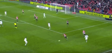 心念老东家！奥斯卡社媒晒照观看海港vs柔佛亚冠比赛