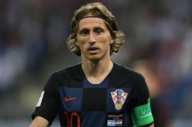 中国U17vs文莱U17：邝兆镭、万项首发，何思凡、金昱成出战